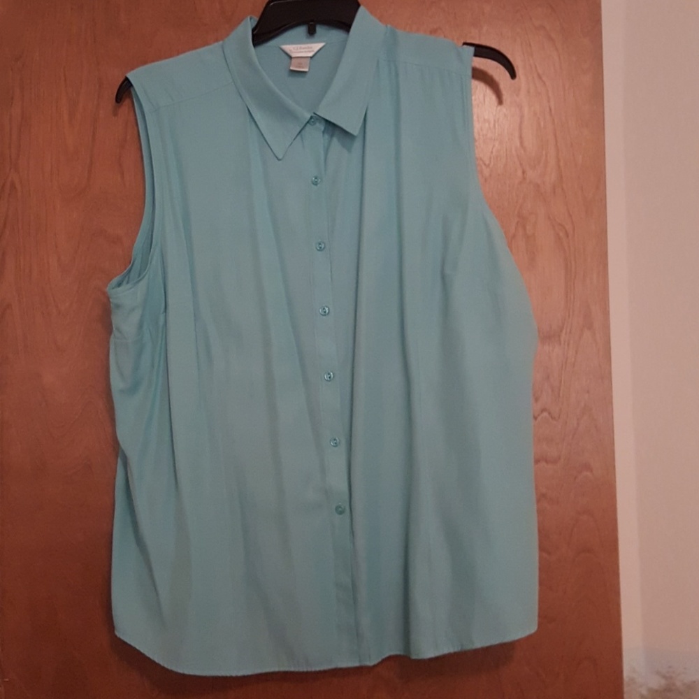 Sleeveless top from cj banks 3x.